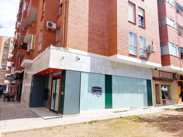 Local En venta en Valdepasillas, Badajoz photo 0