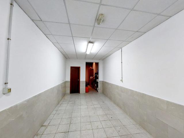 Local En venta en Badajoz photo 0
