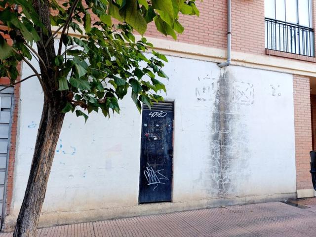 Local En venta en Badajoz photo 0