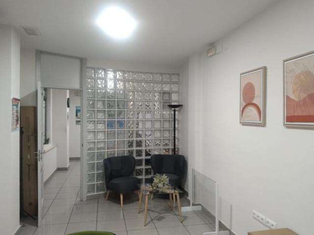 Local En venta en Badajoz photo 0