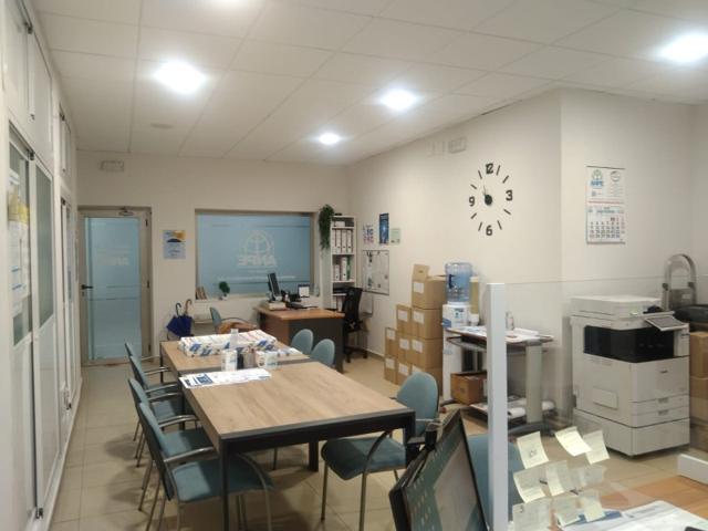 Local En venta en Badajoz photo 0