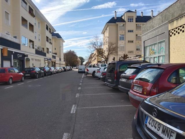 Local En venta en Badajoz photo 0