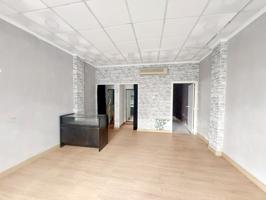 Local En venta en Badajoz photo 0