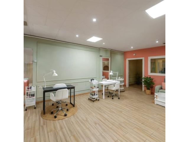 Local En venta en Badajoz photo 0