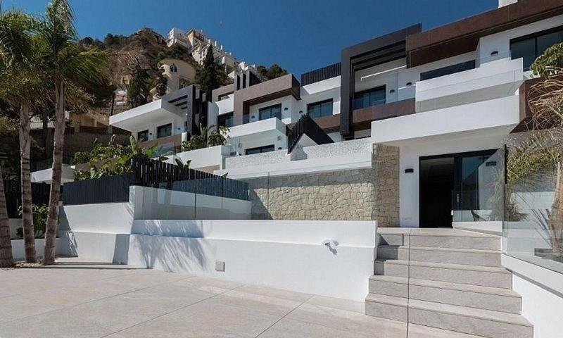 PRIMERA LÍNEA DE PLAYA EN BENIDORM Y CON PISCINA PRIVADA!!! photo 0