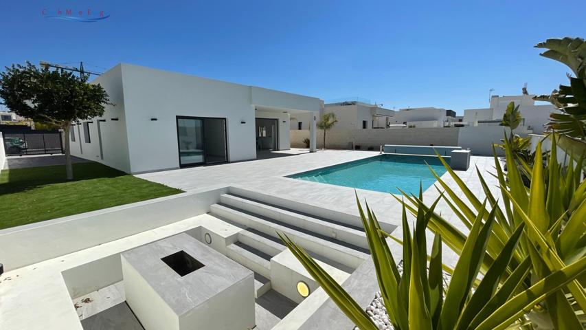 VILLAS DE OBRA NUEVA EN ROJALES photo 0