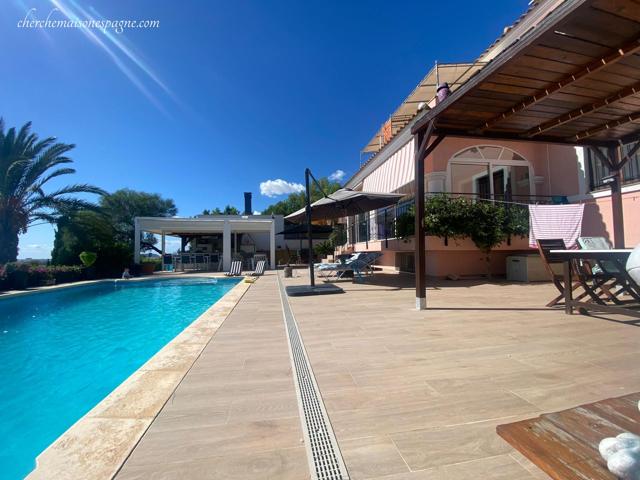 Villa independiente con piscina privada en primera línea del Golf photo 0