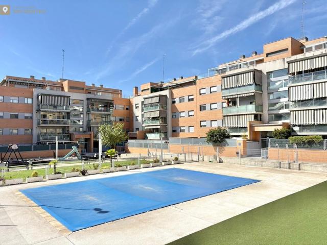 BAJO CON JARDÍN EN URBANIZACIÓN CON PISCINA photo 0