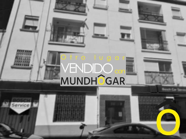 Piso en venta en calle de Santiago Estévez photo 0