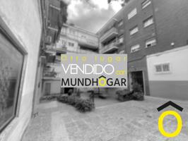 Piso en venta en calle de Santa Tecla photo 0
