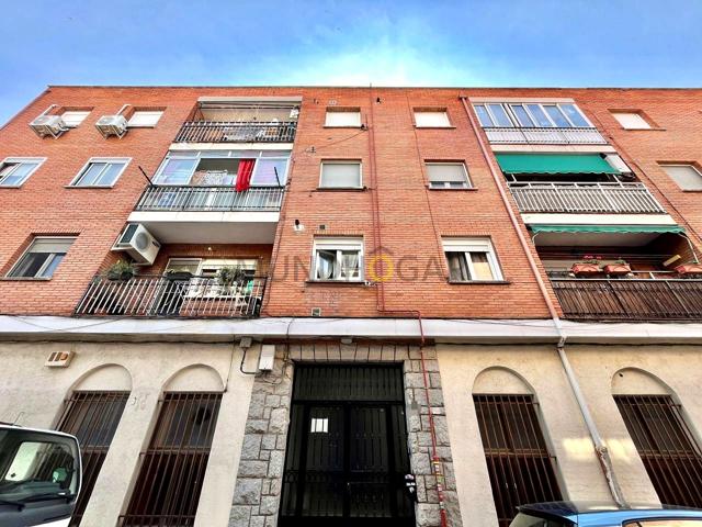 Piso en venta en Calle Julián Manzano photo 0