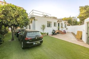 Encantadora casa en Benalmádena, con jardín privado y estudio independiente photo 0