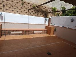 Exclusivo Adosado de 4 Plantas en el Corazón de Benalmádena Pueblo photo 0