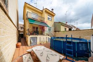 Unifamiliar Pareada En venta en Calle Herradura, Parque - Ctra De Ugena, Illescas photo 0