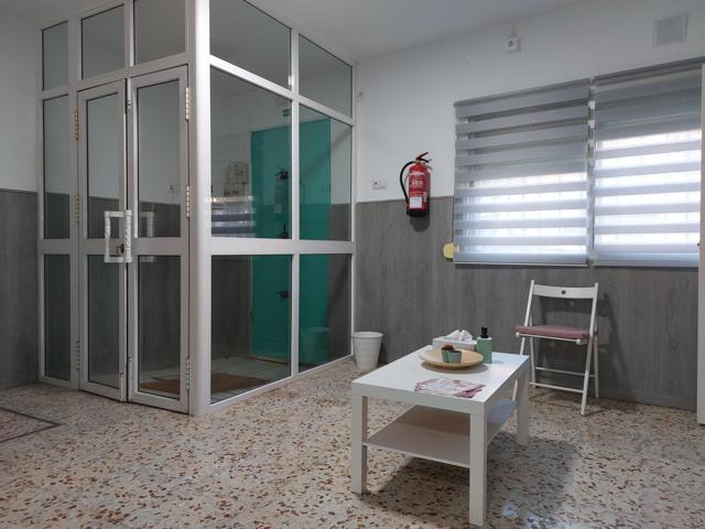 LOCAL-VIVIENDA en Av. de Palomares photo 0