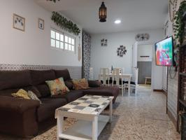 Apartamento en planta baja esquina Av. de Palomares photo 0