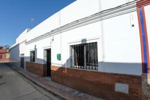 Vivienda de una sola planta en el centro de Alcalá de Guadaira photo 0