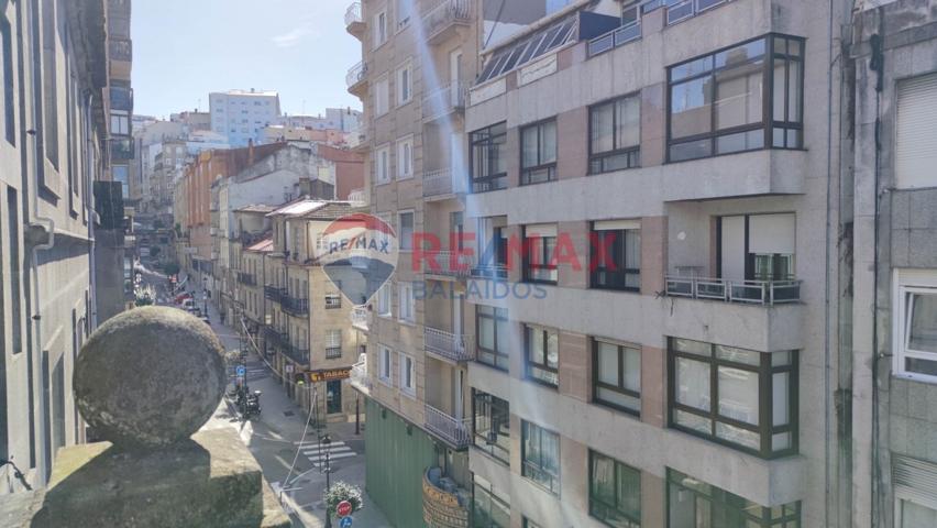 Edificio residencial en Venta en Calle Hernán Cortés, Vigo photo 0