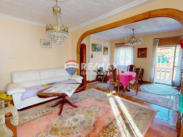 CASA CON MUCHAS POSIBILIDADES EN VIGO. photo 0