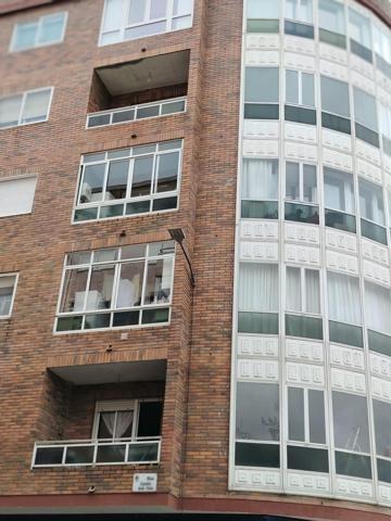Piso en venta en avenida Cambados photo 0