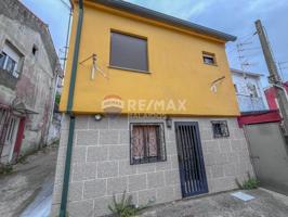 Chalet adosado en venta en calle Milladas photo 0