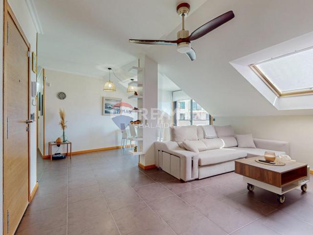 Ático con terraza en venta en Calle Simón del Mazo, O Rosal photo 0
