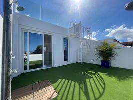 Casa Reformada con Gusto, Tres Plantas, Solárium y Terrazas de Ensueño - ¡A ESTRENAR! photo 0