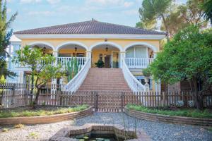 Villa En venta en Alhaurín de la Torre photo 0