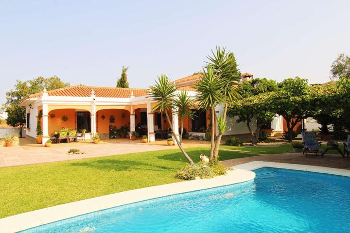 Villa En venta en Alhaurín de la Torre photo 0
