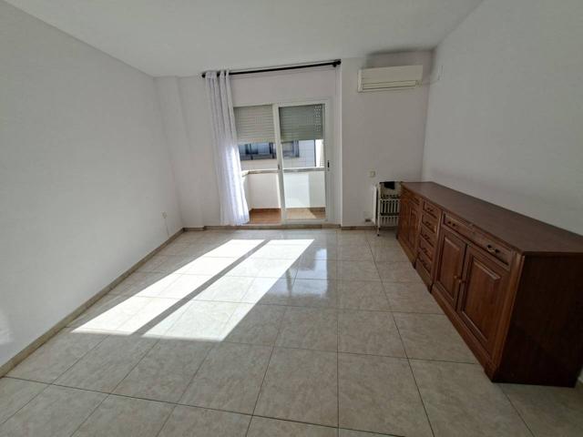 Piso en venta en Sant Pere(08225) photo 0