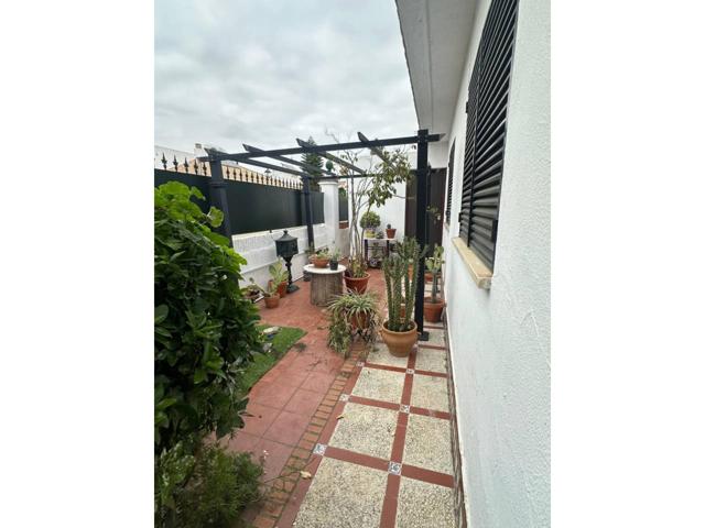 Chalet en venta en Espartinas photo 0