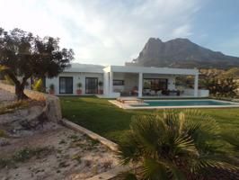 Villa En venta en Finestrat photo 0