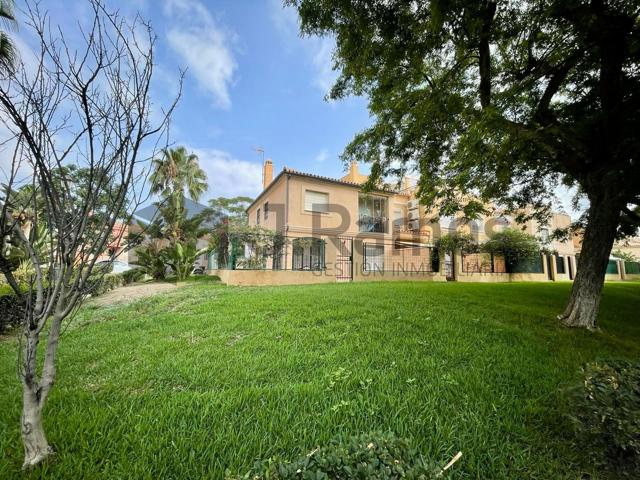 Villa En venta en Vélez-Málaga photo 0