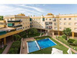 Piso con terraza y piscina comunitaria Zona Avda. Del descubrimiento photo 0