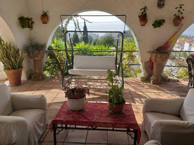 Chalet en venta en calle Reina Juliana photo 0