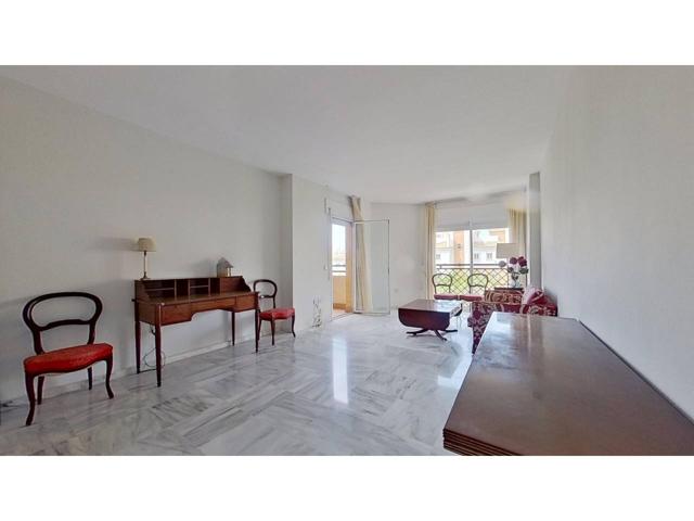 Piso en venta en calle Federico Fellini photo 0