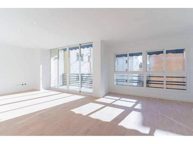 Piso en alquiler en Paseo de Reding photo 0