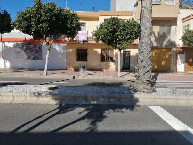 ¡¡OPORTUNIDAD! VENDEMOS UNA CASA EN EL CENTRO DE OROPESA photo 0