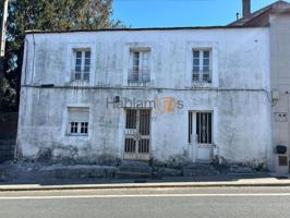 CASA PARA RESTAURAR O SOLAR PARA EDIFICAR EN VILLAGARCÍA DE AROSA photo 0