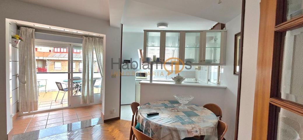 Piso con 2 habitaciones, 1 baño, terraza con barbacoa y garaje en el centro de Vilagarcía photo 0