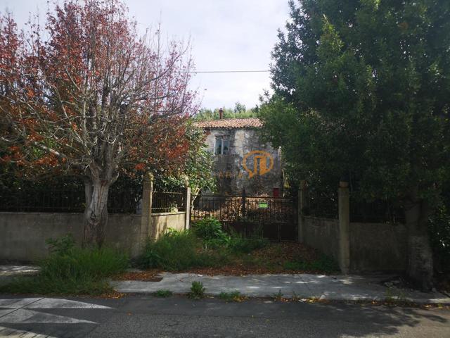 OPORTUNIDAD !!!! CASA  PARA  RESTAURAR EN PONTECESURES !!!!  MUCHISIMO POTENCIAL ... photo 0