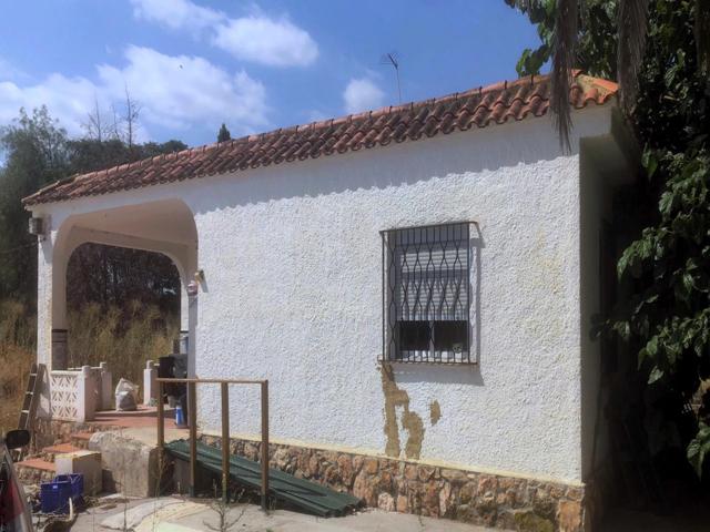 Chalet en Lliria - Oportunidad para Reformar con Amplio Terreno y Piscina photo 0