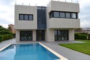 Chalet moderno en 1ª línea con vistas maravillosas en zona alto standing Rocas Doradas photo 0