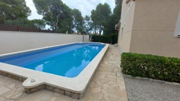 ¡Viva el sueño mediterráneo en este chalet con piscina en Tres Calas! Casa con nº HUTTE photo 0