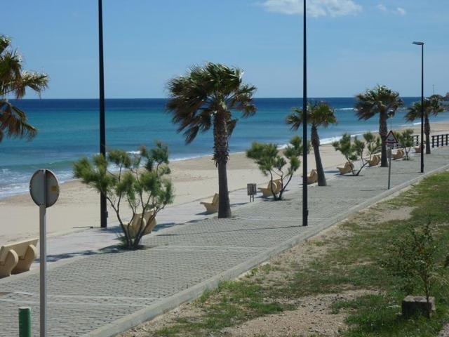 Exclusivas parcelas en venta en Els Corralets, L'Hospitalet de l'Infant photo 0