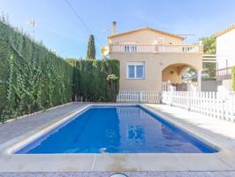 Bonita casa con piscina a 500 mts de la playa en Calafat - Tiene HUTTE photo 0