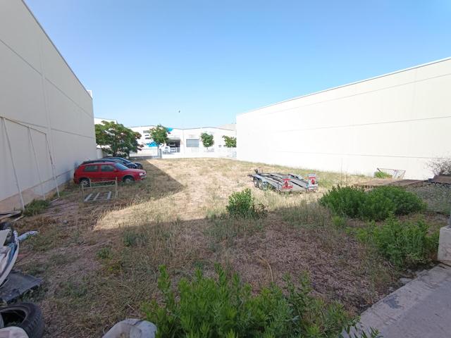 Parcela muy bien ubicada en la zona industrial de l'Hospitalet de l'Infant photo 0