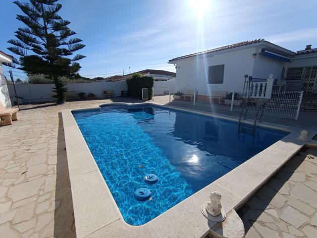 Bonita casa de estilo español, amplia, en planta baja con jardín y piscina, con HUTTE photo 0