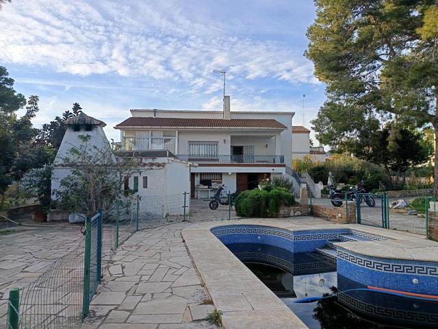 Amplia casa con 2 parcelas y piscina a 5 minutos de las playas, con HUTTE photo 0