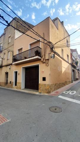 Casa de pueblo en venta en el centro de El Perelló photo 0